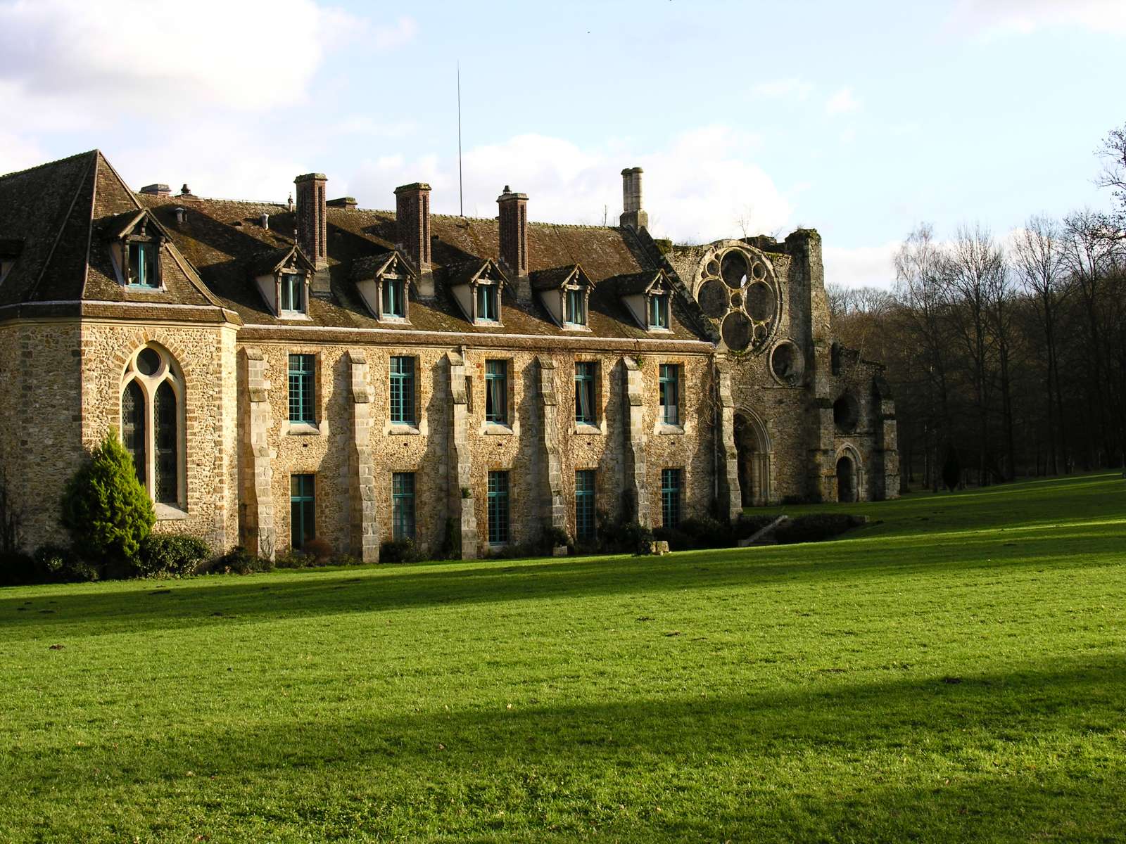 Vaux de Cernay abbey